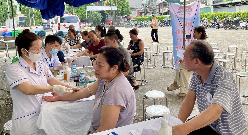 Chuyện ấm lòng giữa Thủ đô từ ngày hội khám sức khỏe toàn dân ngõ Tư Đình - Ảnh 3.