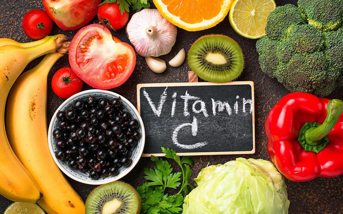 Bổ sung vitamin C liều cao phòng COVID-19, nên hay không nên?