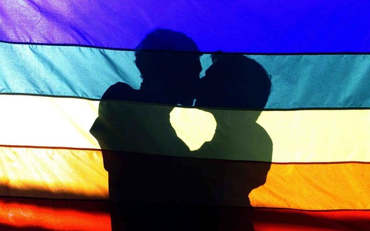 Quan hệ tình dục an toàn đồng tính: Tình yêu không phân biệt giới tính và tình dục đồng tính nên được tôn trọng. Tuy nhiên, cần phải thực hiện quan hệ tình dục an toàn để phòng chống các bệnh lây truyền. Hãy xem hình ảnh liên quan để biết thêm về những biện pháp an toàn khi quan hệ tình dục.