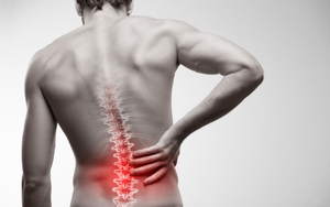 Đau lưng dưới là triệu chứng bệnh gì? Nguyên nhân và cách điều trị