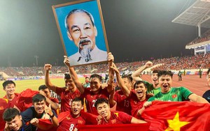 Tự hào giây phút đăng quang của U23 Việt Nam tại SEA Games 31