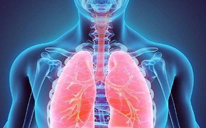 Mùa xuân cảnh giác với viêm phổi người lớn