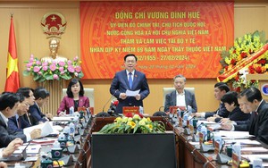 Chủ tịch Quốc hội thăm, làm việc, chúc mừng ngành Y tế nhân kỷ niệm 69 năm Ngày Thầy thuốc Việt Nam