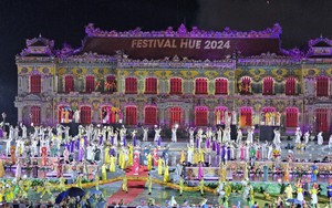 Những hình ảnh ấn tượng tại đêm khai mạc Tuần lễ Festival nghệ thuật Quốc tế Huế