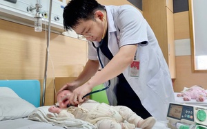 Bé 1 tháng tuổi thoát nguy kịch do viêm phổi RSV