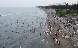 Nam sinh lớp 10 lao vào dòng nước xoáy cứu được 2 người ở biển Cửa Lò