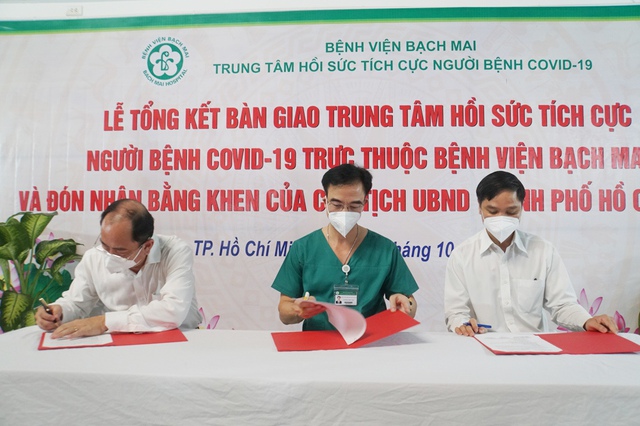 TP. Hồ Chí Minh tiếp nhận Trung tâm Hồi sức tích cực người bệnh COVID-19 BV Bạch Mai - Ảnh 1.