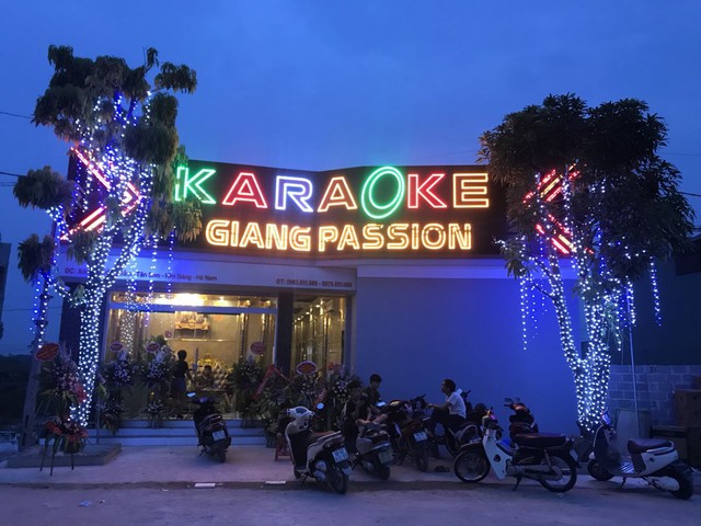 Hà Giang cho phép dịch vụ massage, karaoke hoạt động trở lại - Ảnh 2.