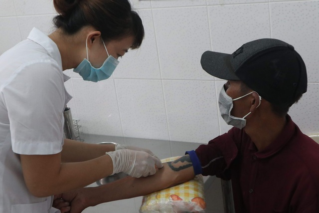 Thay đổi hành vi cho nhóm đối tượng nguy cơ cao với HIV/AIDS - Ảnh 1.