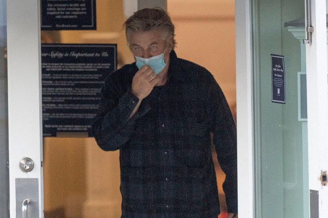 Alec Baldwin bắn chết đồng nghiệp trên phim trường: Những chấn thương tâm lý  - Ảnh 4.