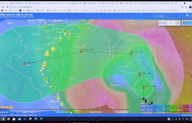 Bám sát tình hình bão số 7 để sơ tán dân phù hợp, phòng chống dịch COVID-19 - Ảnh 2.