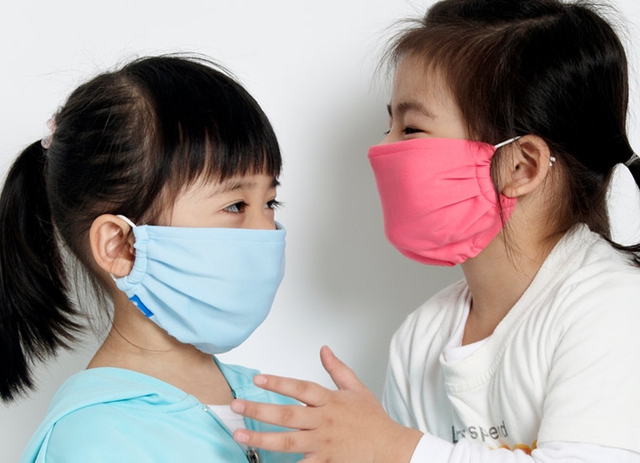 Cần giữ ấm cơ thể cho trẻ để phòng tránh viêm họng cấp