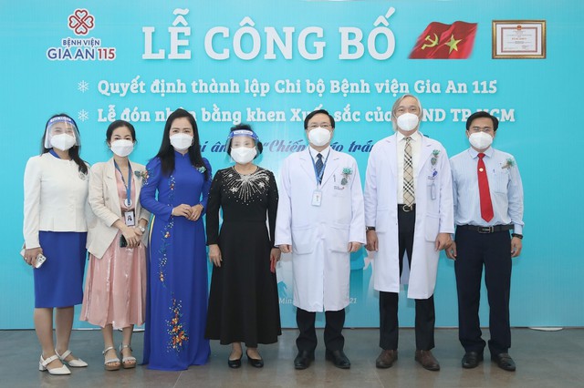 Bệnh viện Gia An 115: Đón Bằng khen của UBND TP.HCM và tri ân các &quot;chiến sĩ áo trắng&quot; phòng, chống COVID-19 - Ảnh 4.