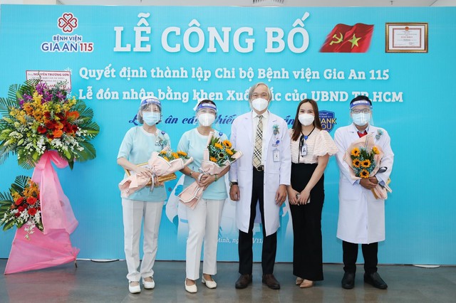 Bệnh viện Gia An 115: Đón Bằng khen của UBND TP.HCM và tri ân các &quot;chiến sĩ áo trắng&quot; phòng, chống COVID-19 - Ảnh 5.