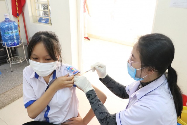 Quảng Ninh: Triển khai tiêm mũi 2 vaccine phòng COVID-19 cho trẻ - Ảnh 1.