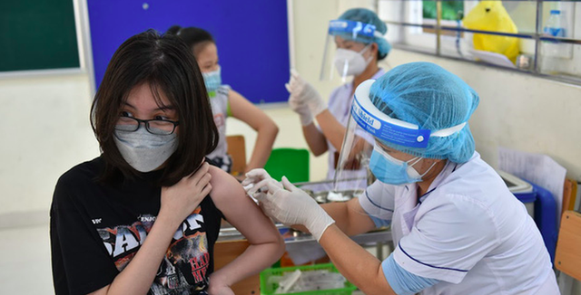 Sở Y tế Hà Nội lên tiếng thông tin &quot;dừng tiêm vaccine cho trẻ vì có học sinh mắc COVID&quot; - Ảnh 2.