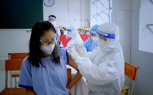 Khoảng 200.000 trẻ em tại An Giang sẽ được tiêm vaccine phòng COVID-19 - Ảnh 2.