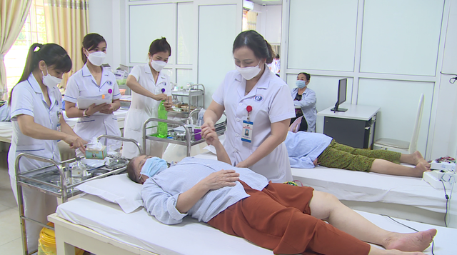 Hiệu quả phục hồi chức năng cho người bệnh sau tai biến mạch máu não tại Bệnh viện YDCT & PHCN tỉnh Phú Thọ.  - Ảnh 2.
