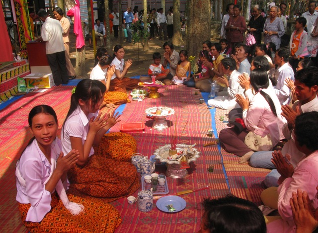 Nét văn hoá qua trang phục truyền thống của phụ nữ Khmer - Ảnh 3.