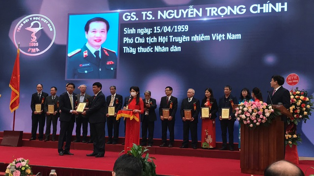 Tổng hội Y học Việt Nam nhận Huân chương Lao động Hạng nhì và tôn vinh 87 trí thức tiêu biểu ngành Y năm 2021 - Ảnh 27.