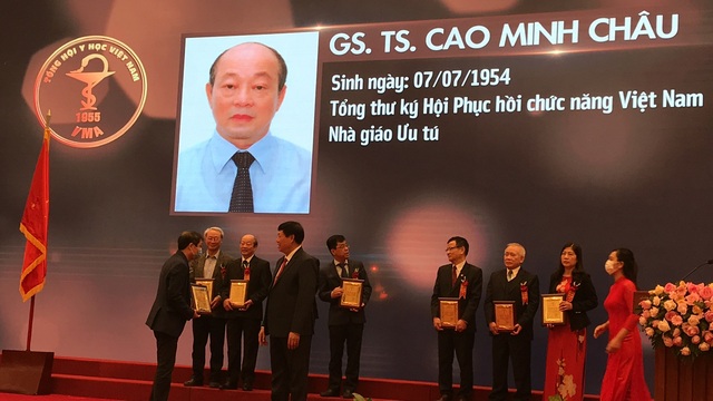 Tổng hội Y học Việt Nam nhận Huân chương Lao động Hạng nhì và tôn vinh 87 trí thức tiêu biểu ngành Y năm 2021 - Ảnh 28.