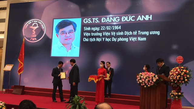 Tổng hội Y học Việt Nam nhận Huân chương Lao động Hạng nhì và tôn vinh 87 trí thức tiêu biểu ngành Y năm 2021 - Ảnh 11.
