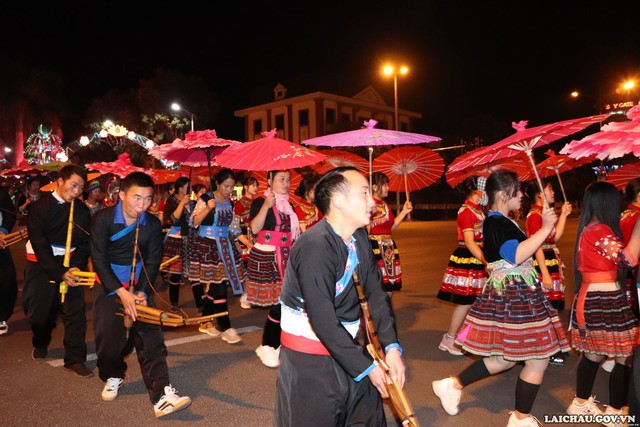 Lai Châu giám sát chặt chẽ sức khỏe người tham gia Ngày hội văn hóa dân tộc Mông - Ảnh 1.