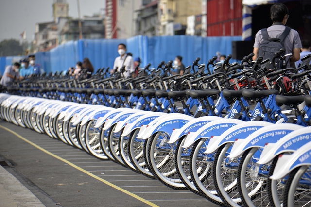 Chính thức khai trương 500 xe đạp công cộng phục vụ người dân và du khách tại TP. HCM - Ảnh 1.