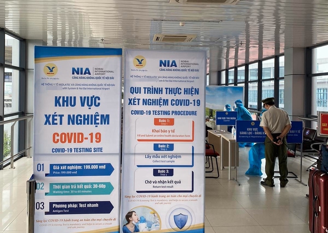 Sân bay Nội Bài dừng dịch vụ test nhanh SARS-CoV-2 từ hôm nay - Ảnh 2.