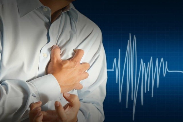 Bệnh mạch vành: Giải pháp nào hỗ trợ cải thiện đau tức ngực, thiếu máu tim? - Ảnh 1.