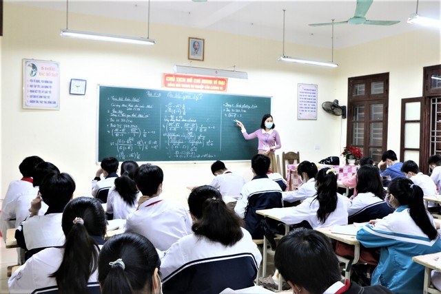 Từ 27/12, nhiều trường tại Hà Nội lại chuyển sang học trực tuyến - Ảnh 2.