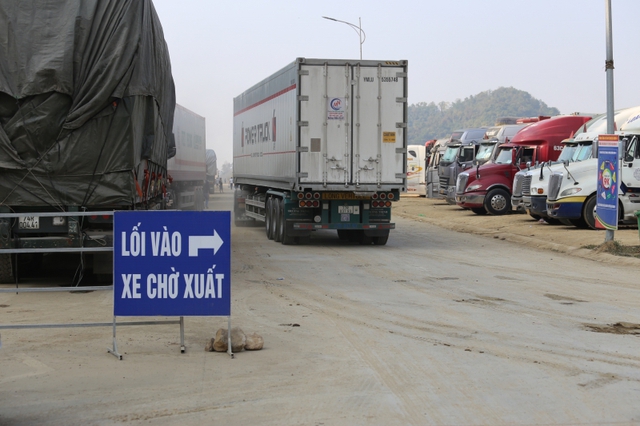 Lạng Sơn: Giảm nhiều loại phí để hỗ trợ lái xe, doanh nghiệp xuất khẩu - Ảnh 1.