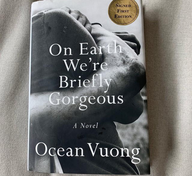 Ocean Vuong đưa 'Một thoáng ta rực rỡ ở nhân gian' về nhà - Ảnh 5.