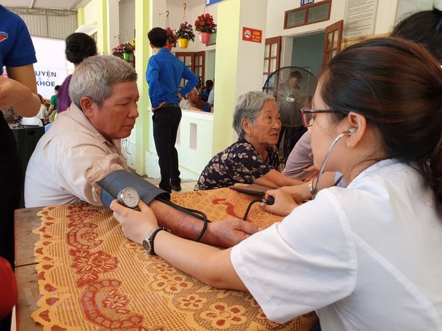 Các thách thức và chính sách cần có để thích ứng với già hóa dân số ở Việt Nam - Ảnh 1.