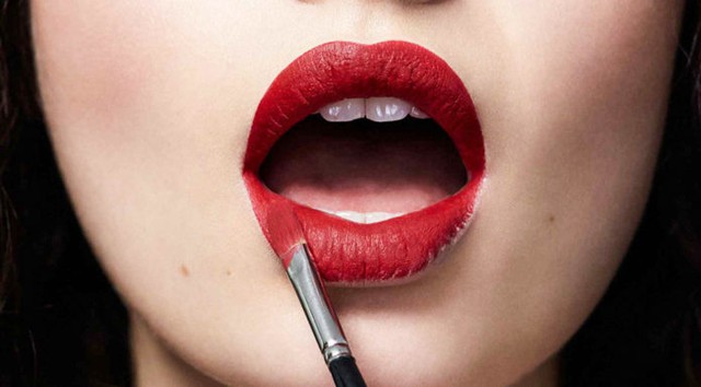 Cách khắc phục những lỗi trang điểm khiến mọi người “phát hoảng”