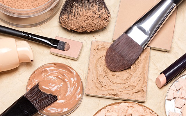 Cách khắc phục những lỗi trang điểm khiến mọi người “phát hoảng”