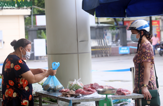 Hàng loạt chợ lưu động được triển khai, người Hà Nội không lo thiếu thực phẩm - Ảnh 5.