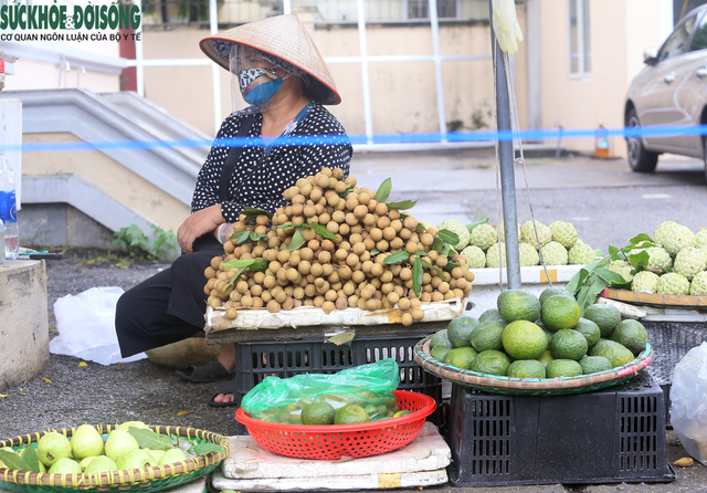 Hàng loạt chợ lưu động được triển khai, người Hà Nội không lo thiếu thực phẩm - Ảnh 10.