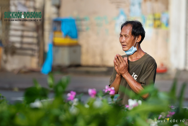 (Ảnh) Tinh thần Đồng Khởi, người yếu thế ở Sài Gòn đi qua COVID-19 - Ảnh 10.