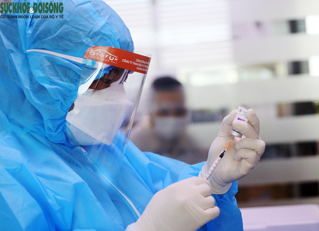 [Ảnh]: Gần 300 bệnh nhân chạy thận nhân tạo được tiêm vaccine phòng COVID-19 ở Hà Nội - Ảnh 11.