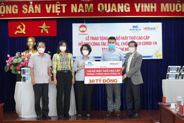 Tập đoàn Sovico, HDBank tặng 100 máy thở cao cấp, hiện đại cho TP. Hồ Chí Minh - Ảnh 1.