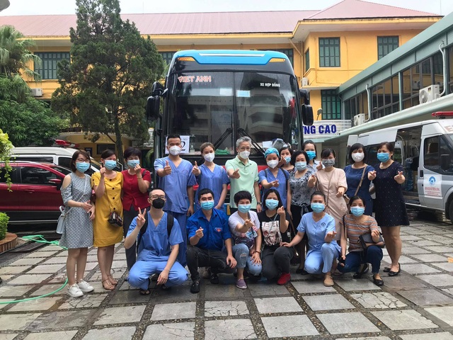 51 cán bộ y tế BV Mắt Trung ương lên đường chi viện cho TP HỒ CHÍ MINH - Ảnh 10.