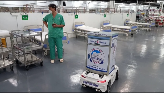 BV Trung ương Huế đưa robot vào hỗ trợ và hối hả nhận bệnh nhân COVID-19 ở Trung tâm Hồi sức tích cực tại TP.HCM - Ảnh 5.