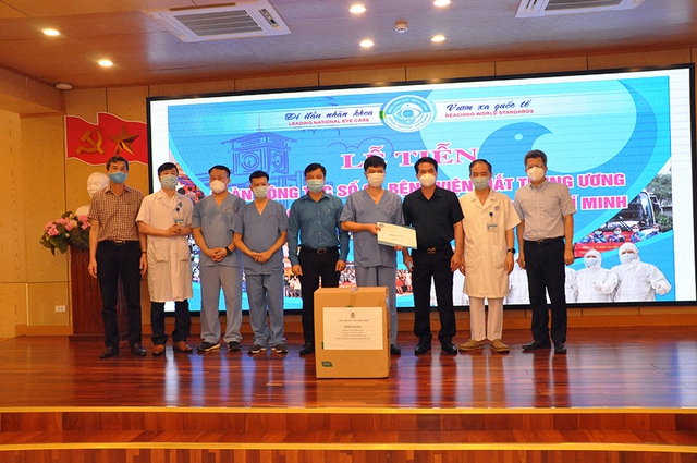 40 cán bộ y tế BV Mắt Trung ương tiếp tục lên đường chi viện cho TP Hồ Chí Minh - Ảnh 9.