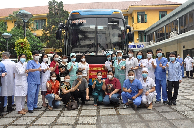40 cán bộ y tế BV Mắt Trung ương tiếp tục lên đường chi viện cho TP Hồ Chí Minh - Ảnh 12.