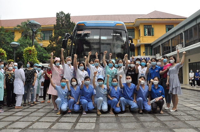 40 cán bộ y tế BV Mắt Trung ương tiếp tục lên đường chi viện cho TP Hồ Chí Minh - Ảnh 10.