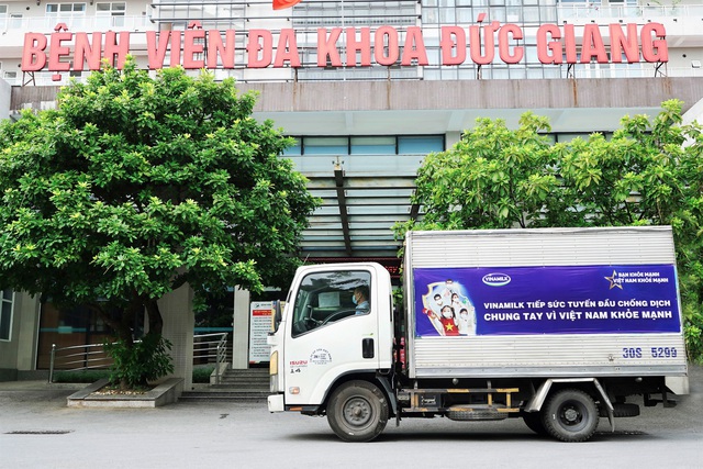 Vinamilk đẩy mạnh hành trình tiếp sức tuyến đầu chống dịch tại 50 bệnh viện    - Ảnh 6.