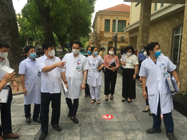 4 bệnh viện là Trung tâm hồi sức tích cực vùng của Hà Nội phải chuẩn bị ngay oxy, khí nén, nhân lực - Ảnh 1.