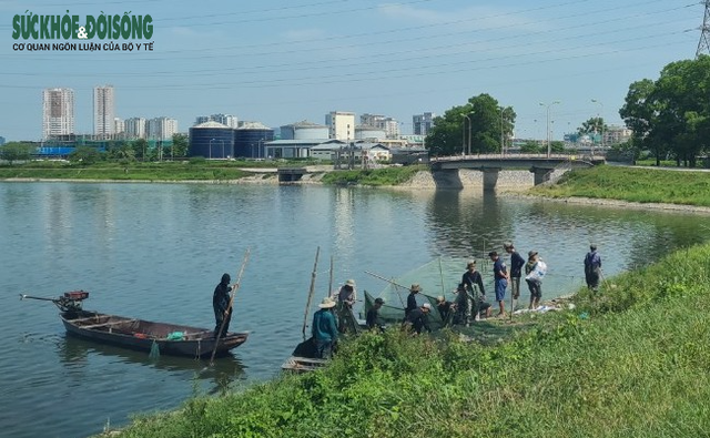 Hàng chục người nhộn nhịp đánh bắt cá “chui” ở Hà Nội, không ai bị xử phạt - Ảnh 3.