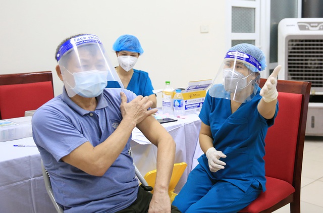 Cán bộ y tế Bắc Giang làm việc xuyên đêm ở Hà Nội: “Chúng tôi coi đây như sự tri ân” - Ảnh 6.